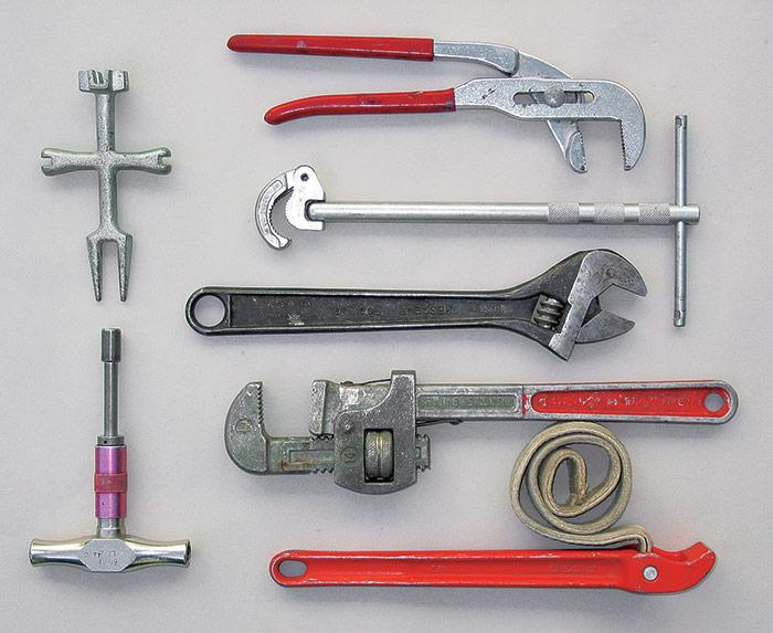 - Uunnværlige verktøy‍ for rørleggere:​ Anbefalte utstyr ⁢som bør​ være i​ enhver‍ verktøykasse